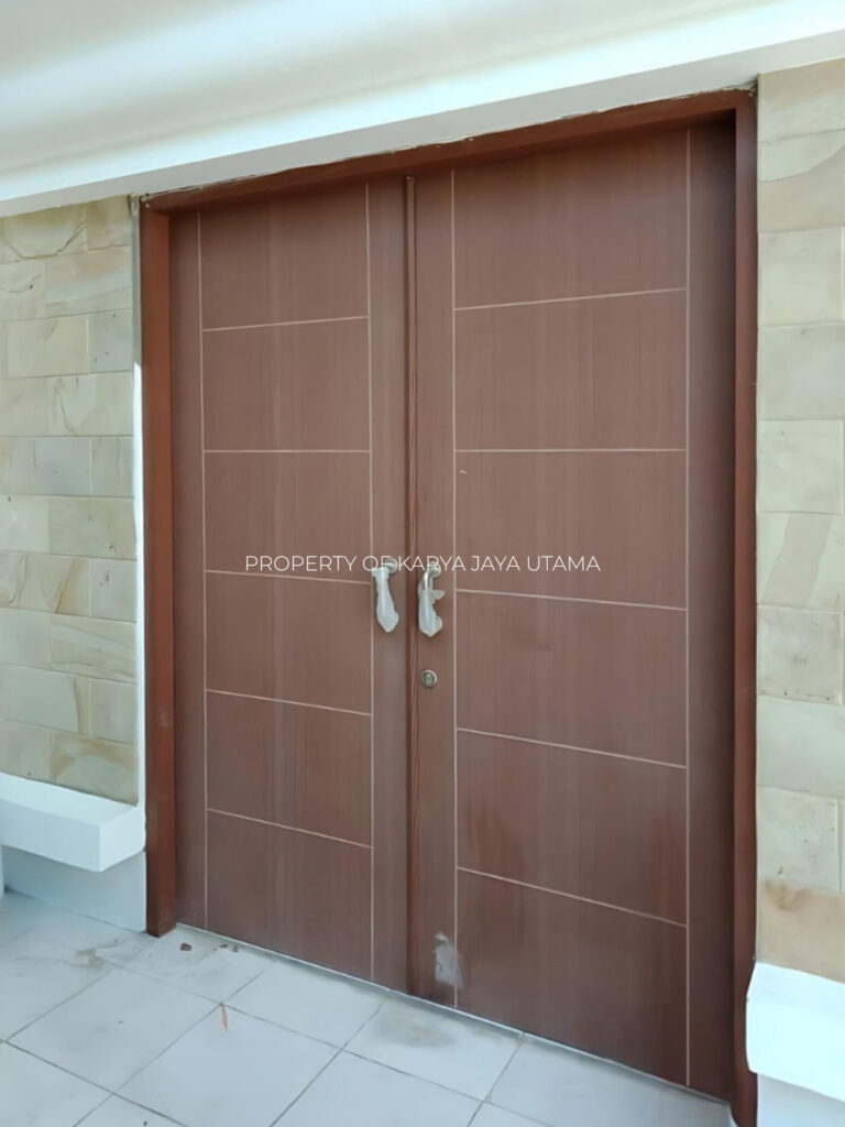 Pintu WPC Duma original (tanpa finishing) untuk proyek rumah tinggal di Surabaya