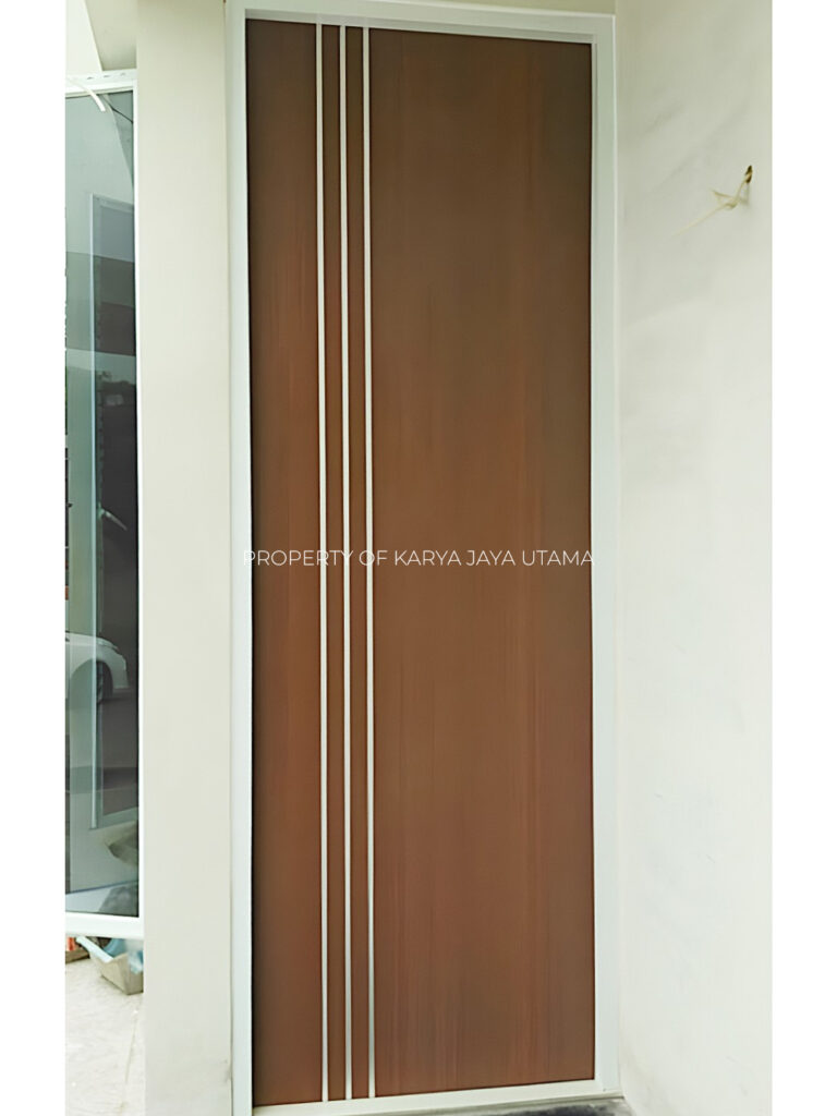 Pintu WPC Duma original (tanpa finishing) untuk proyek rumah tinggal di Surabaya